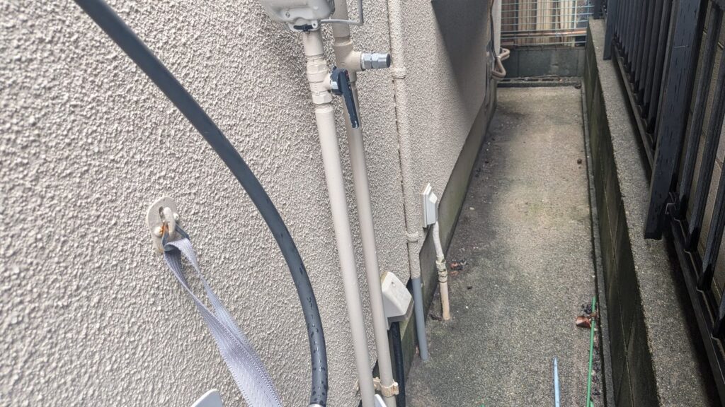 可燃物・建物から一定距離を確保する