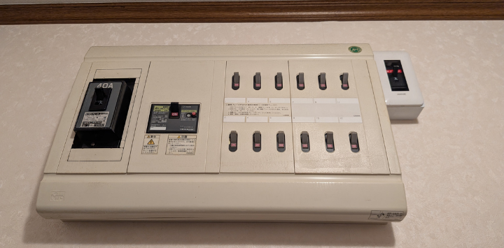 停電時に蓄電池を使うにはブレーカー操作が必要？